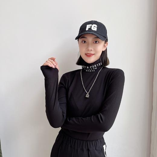 2022早秋新品首发字母刺绣高领简约修身长袖上衣百搭打底衫女 商品图0