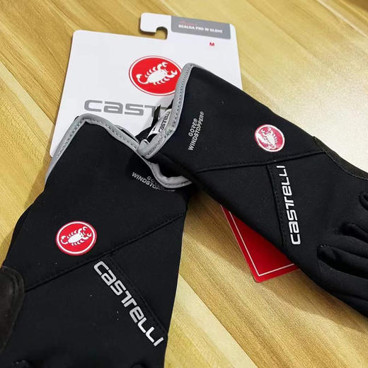 蝎子CASTELLI  防风手套
采用GORE-TEX®Windstopper®技术 实现防水保暖透气 商品图4