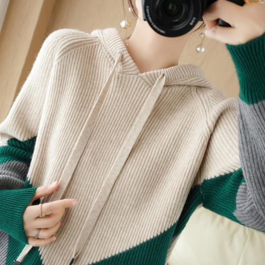 【服饰鞋包】-2022新款连帽领针织衫几何撞色加厚毛衣 商品图2