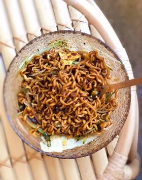 推荐一款韩国人在吃的炸酱面