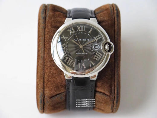 经典重现【荟萃过往复刻精华 开辟AF超神之路】
AF精于工，卓于质，美与形。匠心打造举世无双克隆体——卡地亚蓝气球42mm系列。圆润典雅，尽显高贵气质。 商品图9