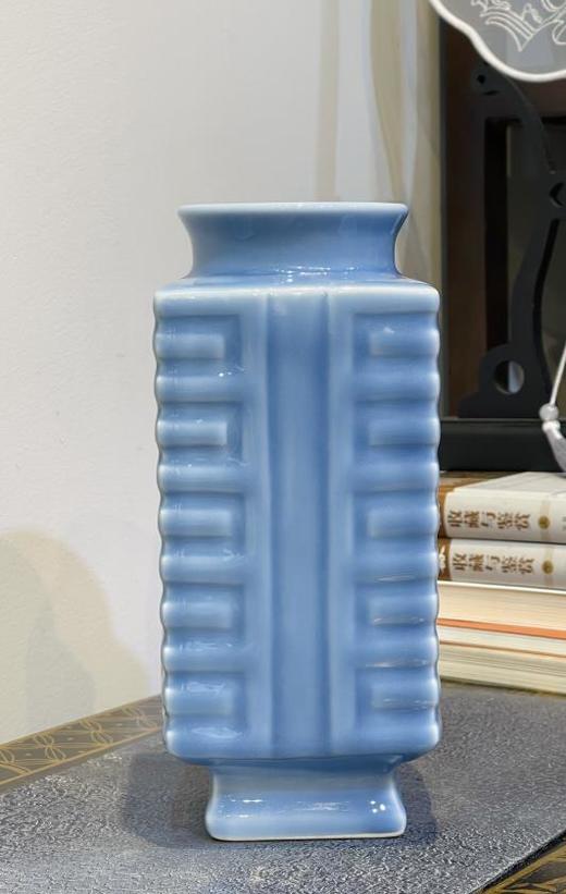 景德镇青瓷赏瓶 商品图3