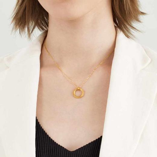 【计价黄金】2楼周生生5G黄金亮镜金莫比乌斯环项链（约5g左右）  （价格随每日金价浮动，下单前请咨询客服）） 商品图4