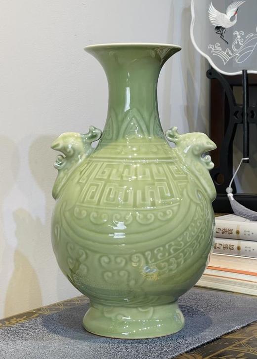 景德镇青瓷赏瓶 商品图2