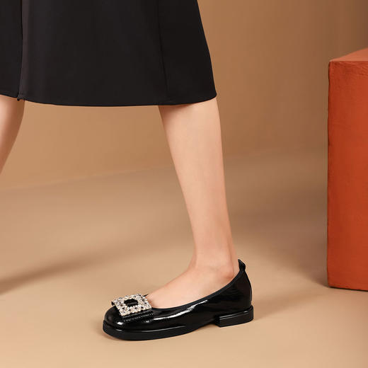 西村名物22年秋冬新款【法式复古】水钻浅口方扣圆头粗跟女单鞋女37231 商品图1