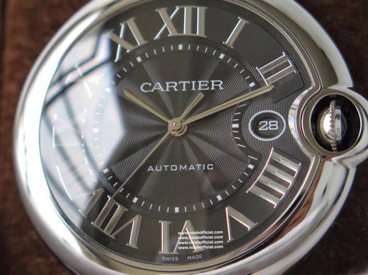 经典重现【荟萃过往复刻精华 开辟AF超神之路】
AF精于工，卓于质，美与形。匠心打造举世无双克隆体——卡地亚蓝气球42mm系列。圆润典雅，尽显高贵气质。 商品图11