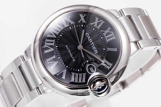 经典重现【荟萃过往复刻精华 开辟AF超神之路】
AF精于工，卓于质，美与形。匠心打造举世无双克隆体——卡地亚蓝气球42mm系列。圆润典雅，尽显高贵气质。 商品图3