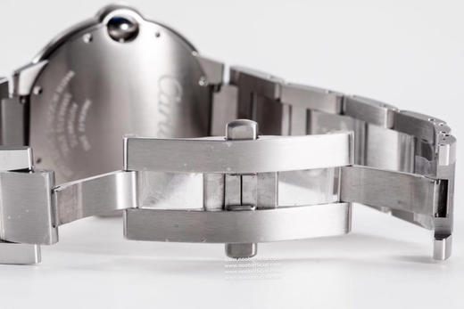 经典重现【荟萃过往复刻精华 开辟AF超神之路】
AF精于工，卓于质，美与形。匠心打造举世无双克隆体——卡地亚蓝气球42mm系列。圆润典雅，尽显高贵气质。 商品图8