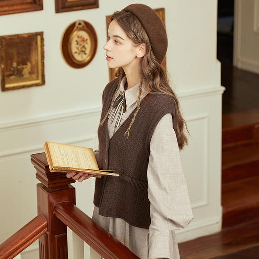 Famecoco范可儿羊毛绞花马甲女开衫原创v领口袋外搭上衣F228CA021 商品图2