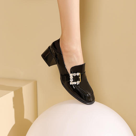 westory22年秋季新款圆头钻扣粗跟深口单鞋通勤百搭乐福鞋女72751 商品图0