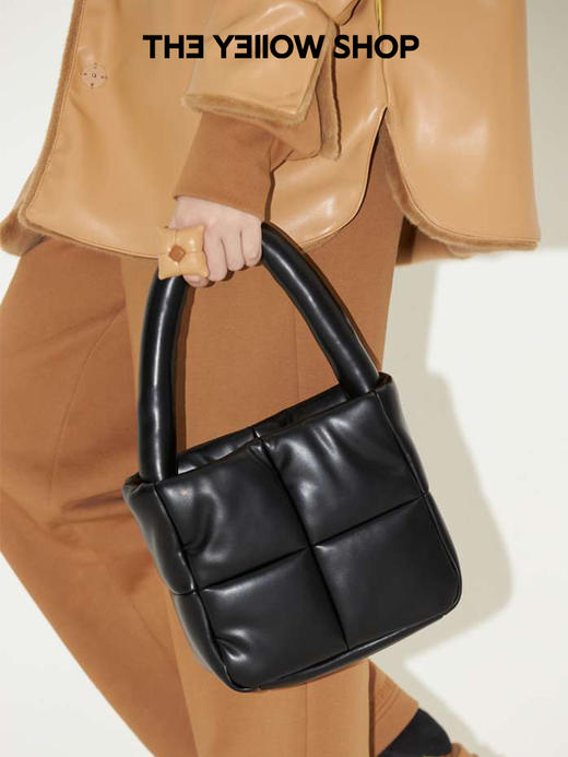 【迪丽热巴同款】THE YELLOW SHOP 中号柔软羽绒手提托特包 商品图3