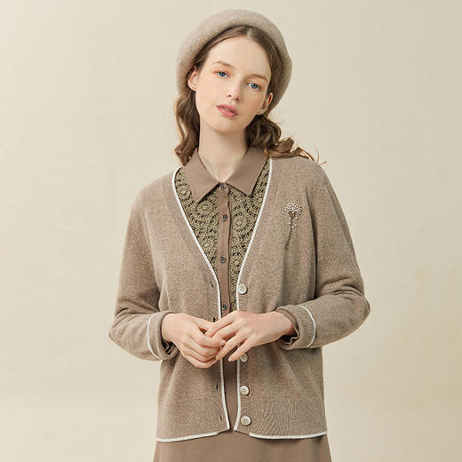 Famecoco范可儿美丽诺羊毛衫女100纯羊毛V领绣花针织开衫F228DE003 商品图2