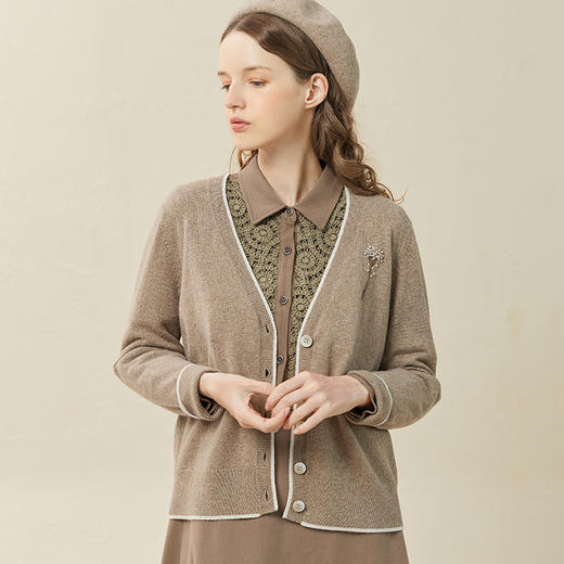 Famecoco范可儿美丽诺羊毛衫女100纯羊毛V领绣花针织开衫F228DE003 商品图1