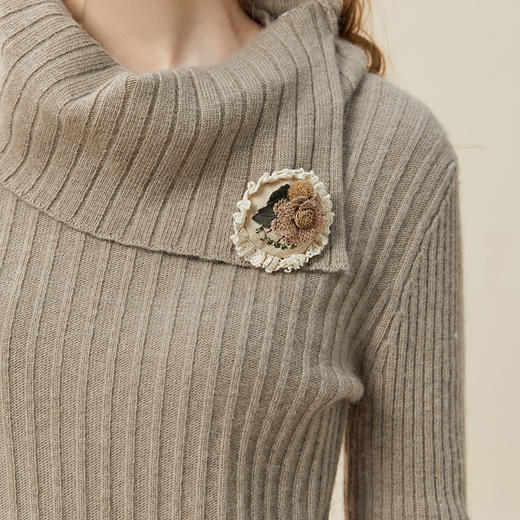 Famecoco范可儿坑条针织衫秋冬款小众原创设计围脖可拆毛衣F228DB010 商品图3