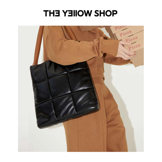 THE YELLOW SHOP 大号柔软羽绒手提单肩托特包「燕麦色预售」 商品图0