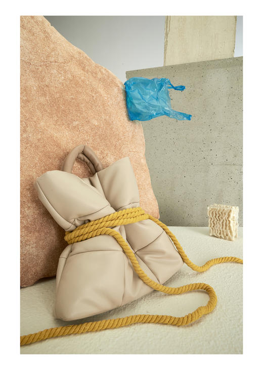 THE YELLOW SHOP 大号柔软羽绒手提单肩托特包「燕麦色预售」 商品图2