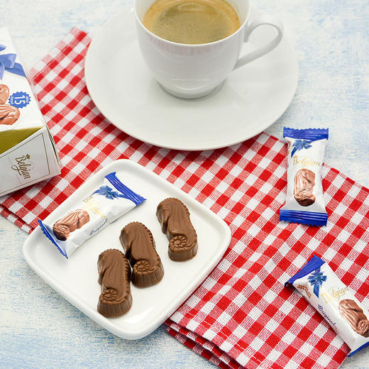 【满500赠品】比利时巧克力3包（效期到11.30）/ 小红帽抱狐狸摆件 商品图1