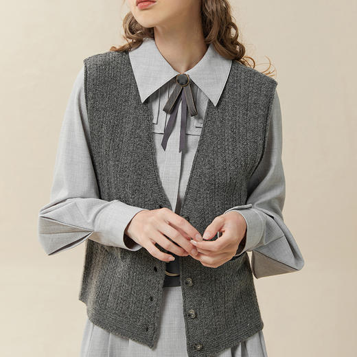 Famecoco范可儿羊毛绞花马甲女开衫原创v领口袋外搭上衣F228CA021 商品图3