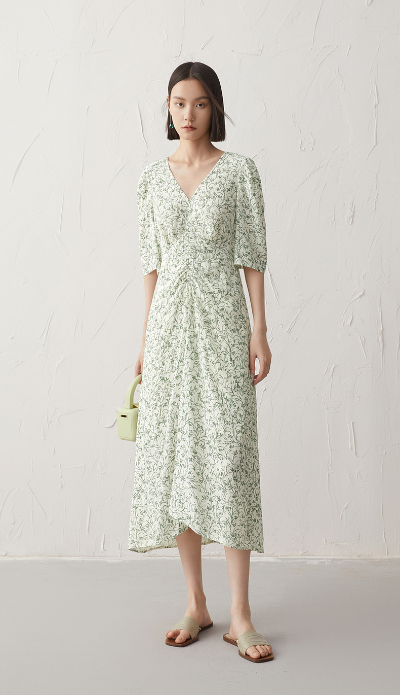 22秋新款浅绿冰丝碎花时髦仙女显瘦减龄连衣裙女