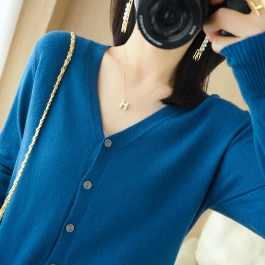 简约大气针织开衫外套女针织打底衫V领2023年春季新款外搭针织衫女bdf01 商品图3