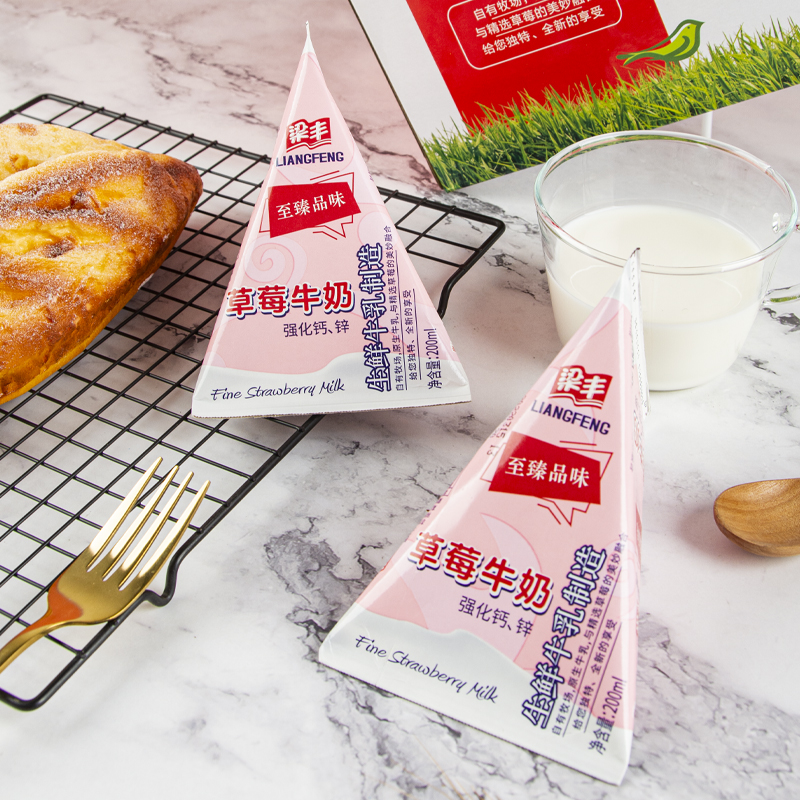 梁丰草莓牛奶整箱200ml*12盒