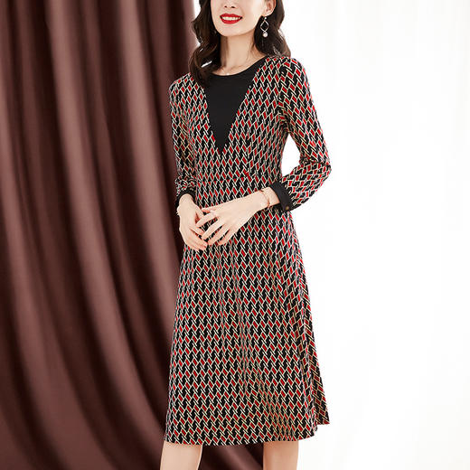 ZS-1672新款秋季大码长袖连衣裙洋气拼接假两件V领裙子 商品图1