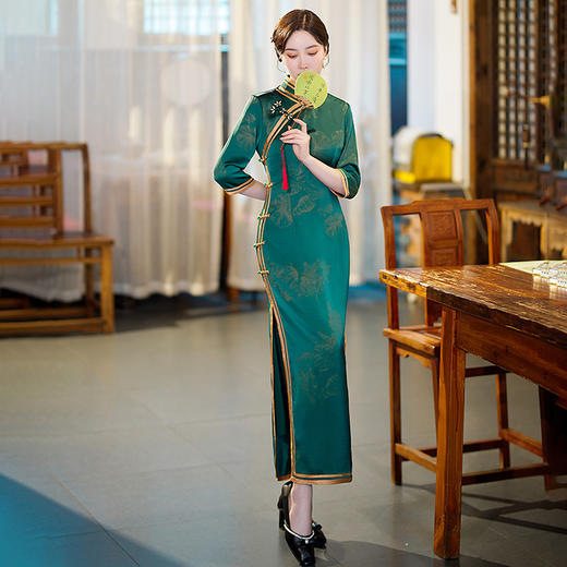 GSJ-9093复古长款蚀骨仿醋酸中国风七分袖立领旗袍 商品图5