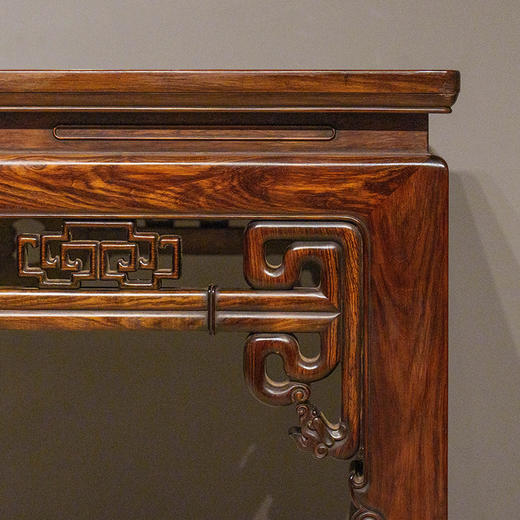 清 红木拱璧纹大画桌 商品图3