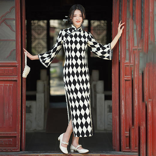 GSJ-3107秋冬款上新改良旗袍喇叭袖复古高开叉性感修身裙 商品图0