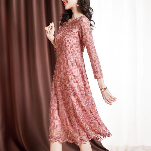 ZS-3527秋季新款大码蕾丝刺绣连衣裙女长袖时尚圆领收腰显瘦气质裙子 商品图1