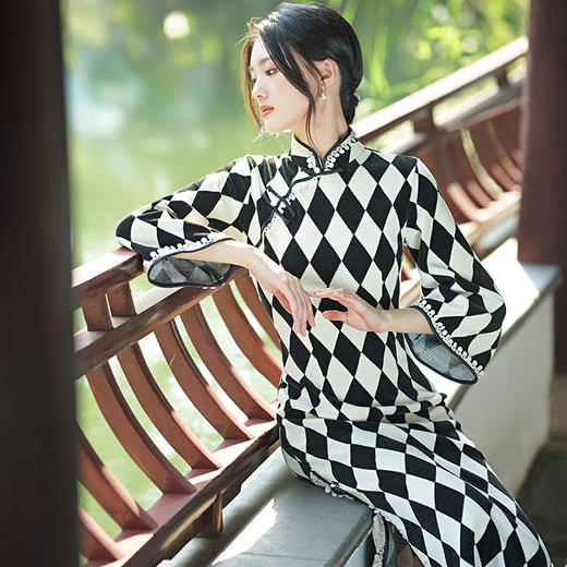 GSJ-3107秋冬款上新改良旗袍喇叭袖复古高开叉性感修身裙 商品图3