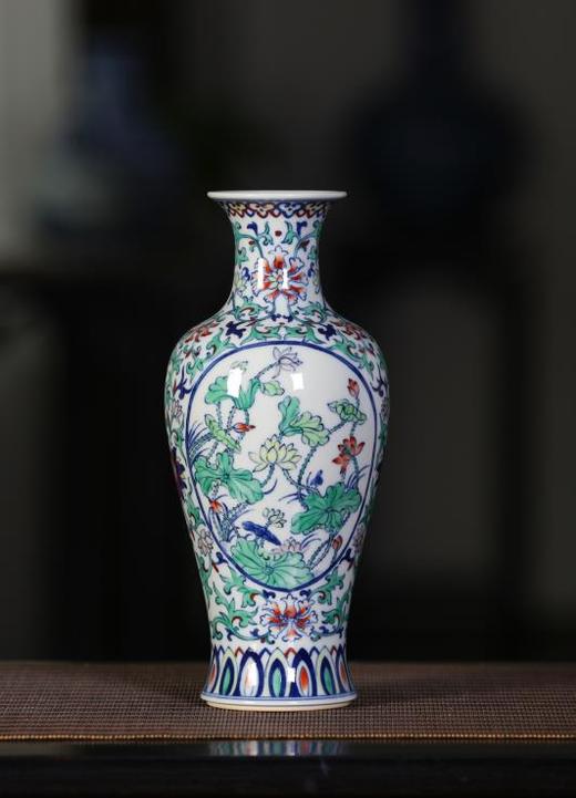 斗彩开窗花卉观音尊 商品图0