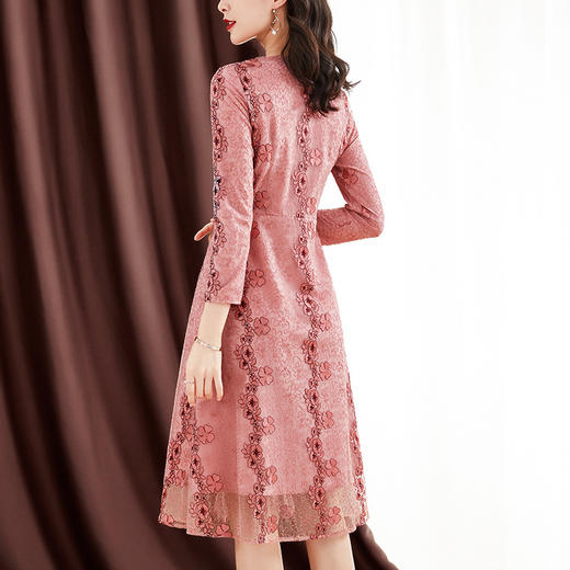 ZS-2029新款大码刺绣蕾丝连衣裙蕾丝绣花收腰气质粉色中长裙 商品图3