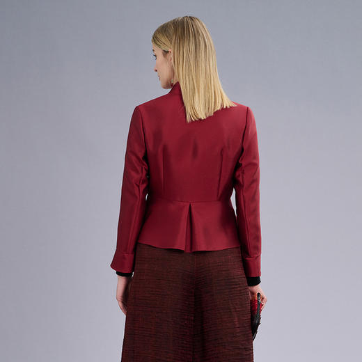 TANGY Collection/天意精品2022年秋冬新品大地呼唤系列丝毛捏褶收腰短外套 商品图2