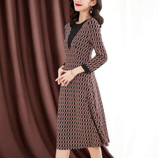 ZS-1672新款秋季大码长袖连衣裙洋气拼接假两件V领裙子 商品图2