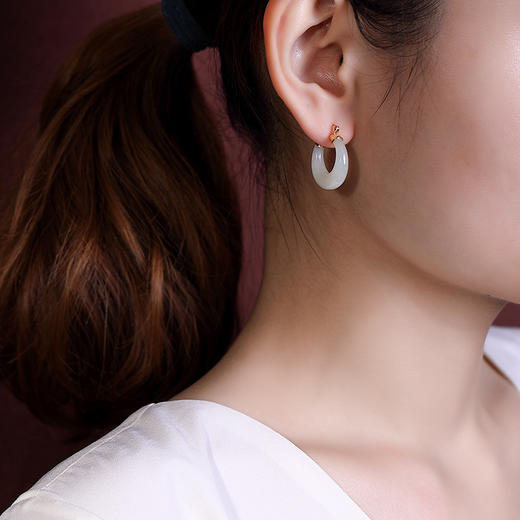 S925纯银镀金和田玉青玉，简约气质月亮耳钉时尚百搭初夏耳饰CW-189 商品图3