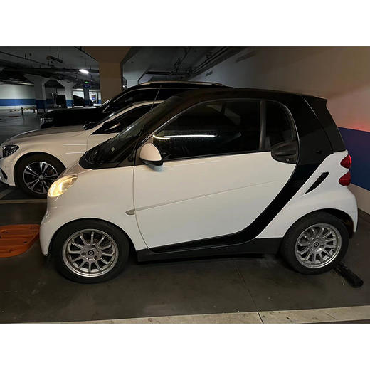 smart fortwo 1.0 MHD 硬顶标准版 【长租-北京】 商品图3