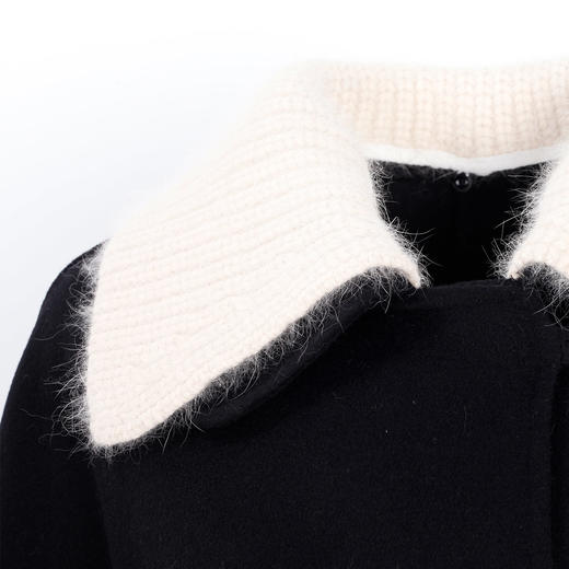 MH9M3斯尔丽瑟俪2022年冬上新商场同款短款针织可脱卸娃娃领牛角扣大衣 商品图3