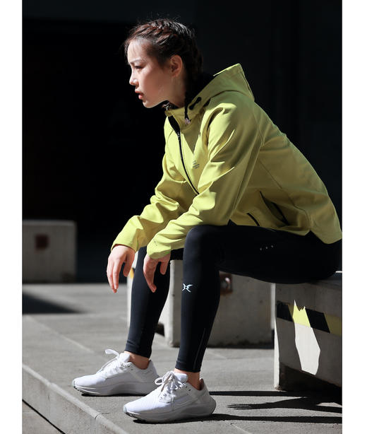 BODYWIT飞甲女软壳防风防水轻量保暖跑步风衣 商品图5