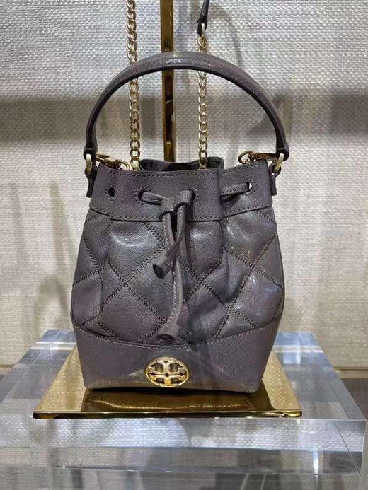 历史低价¥1699！TB willa小香风小号水桶， 大象灰🐘包身轻盈容量大！！皮质软糯又耐磨抗造！ 商品图6