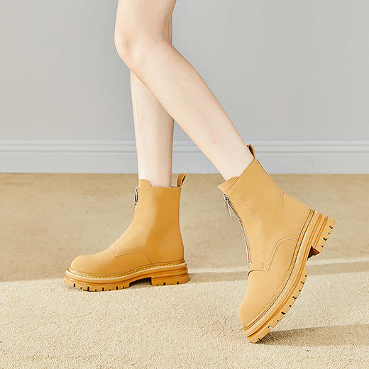 西遇马丁靴瘦瘦靴女冬季新款英伦风短靴百搭厚底中筒工装靴22123954 商品图1