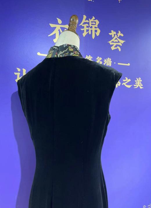 25BWQP8102黑色喜凤丝绒旗袍JW1040 商品图3