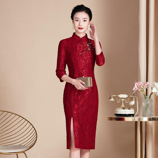 秋冬年轻新款，喜婆婆婚宴装结婚礼服妈妈装复合蕾丝酒红色旗袍WXG-2299019 商品图3