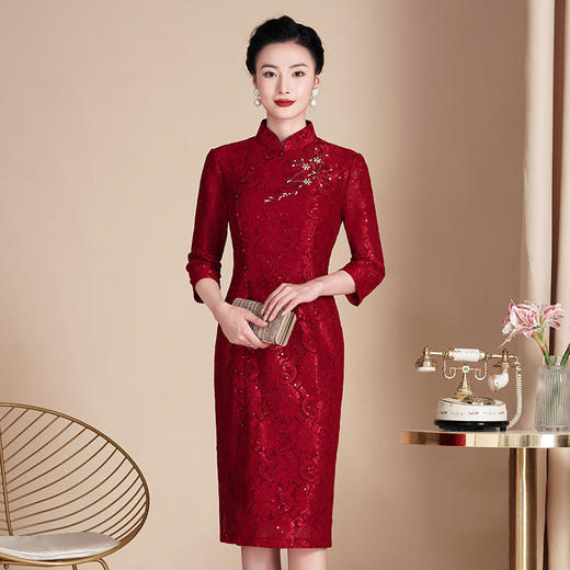 秋冬年轻新款，喜婆婆婚宴装结婚礼服妈妈装复合蕾丝酒红色旗袍WXG-2299019 商品图1