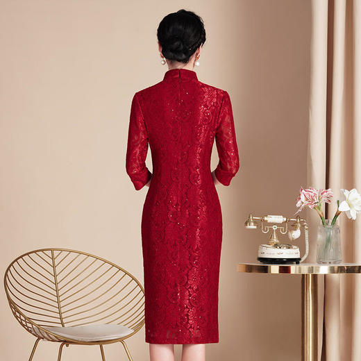 秋冬年轻新款，喜婆婆婚宴装结婚礼服妈妈装复合蕾丝酒红色旗袍WXG-2299019 商品图4