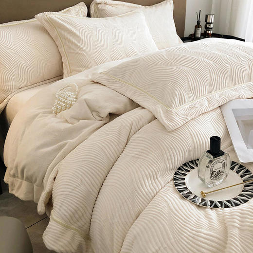 园园亲选南通家纺顶柔沐芸全工艺雲丝绒四件套！暖意绵绵裸睡伴侣 商品图0