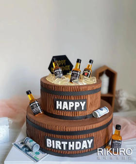 【威士忌酒桶】翻糖装饰鲜果蛋糕