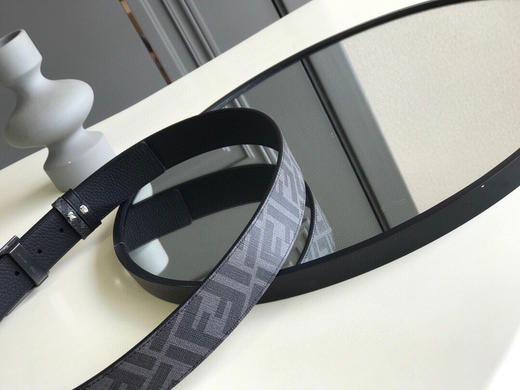 秋季特惠💰380 芬迪 新品 男士腰带 亮面双F标志 意大利进口小平纹牛皮 商品图3