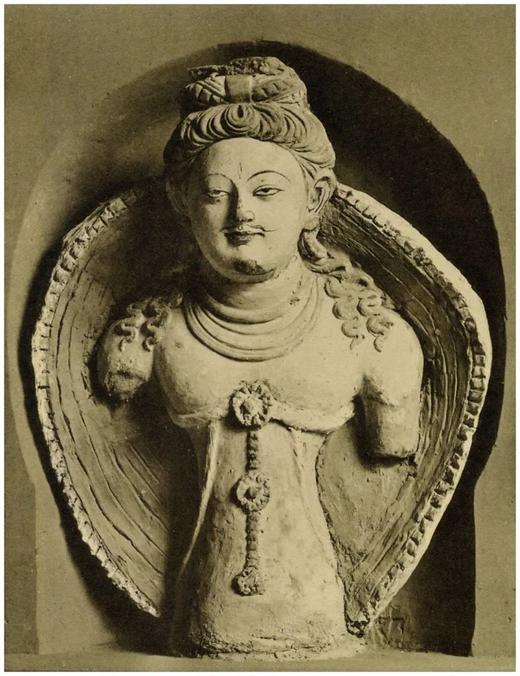 《丝绸之路艺术：龟兹造像》，平装，16开，张泽珣、黄君博著，浙江大学出版社2022年9月一版一印，定价198，售价158元。 商品图12