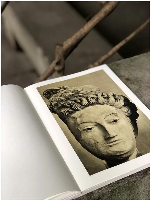 《丝绸之路艺术：龟兹造像》，平装，16开，张泽珣、黄君博著，浙江大学出版社2022年9月一版一印，定价198，售价158元。 商品图2